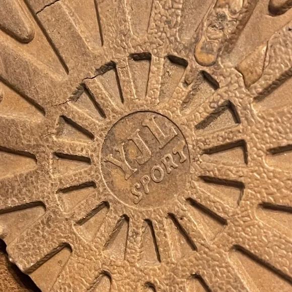 YJL Chestnut Studded Faux Suede Winter Boots Size 8 Boho Rockstar Bling - Picture 8 of 9